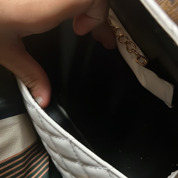 Purse - Picture 4 of 4